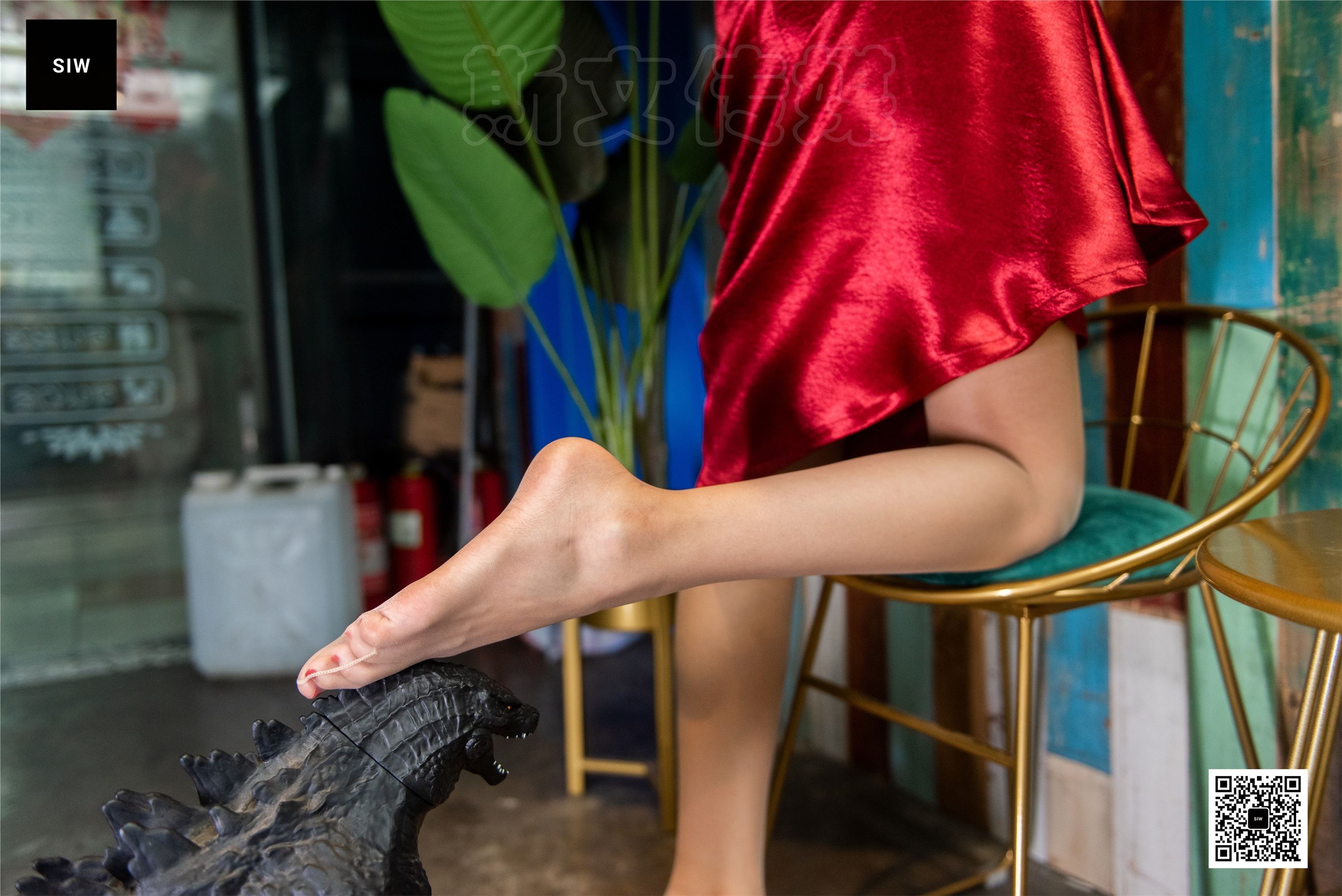 SIW斯文传媒 VOL.008 烈焰红裙-悦悦